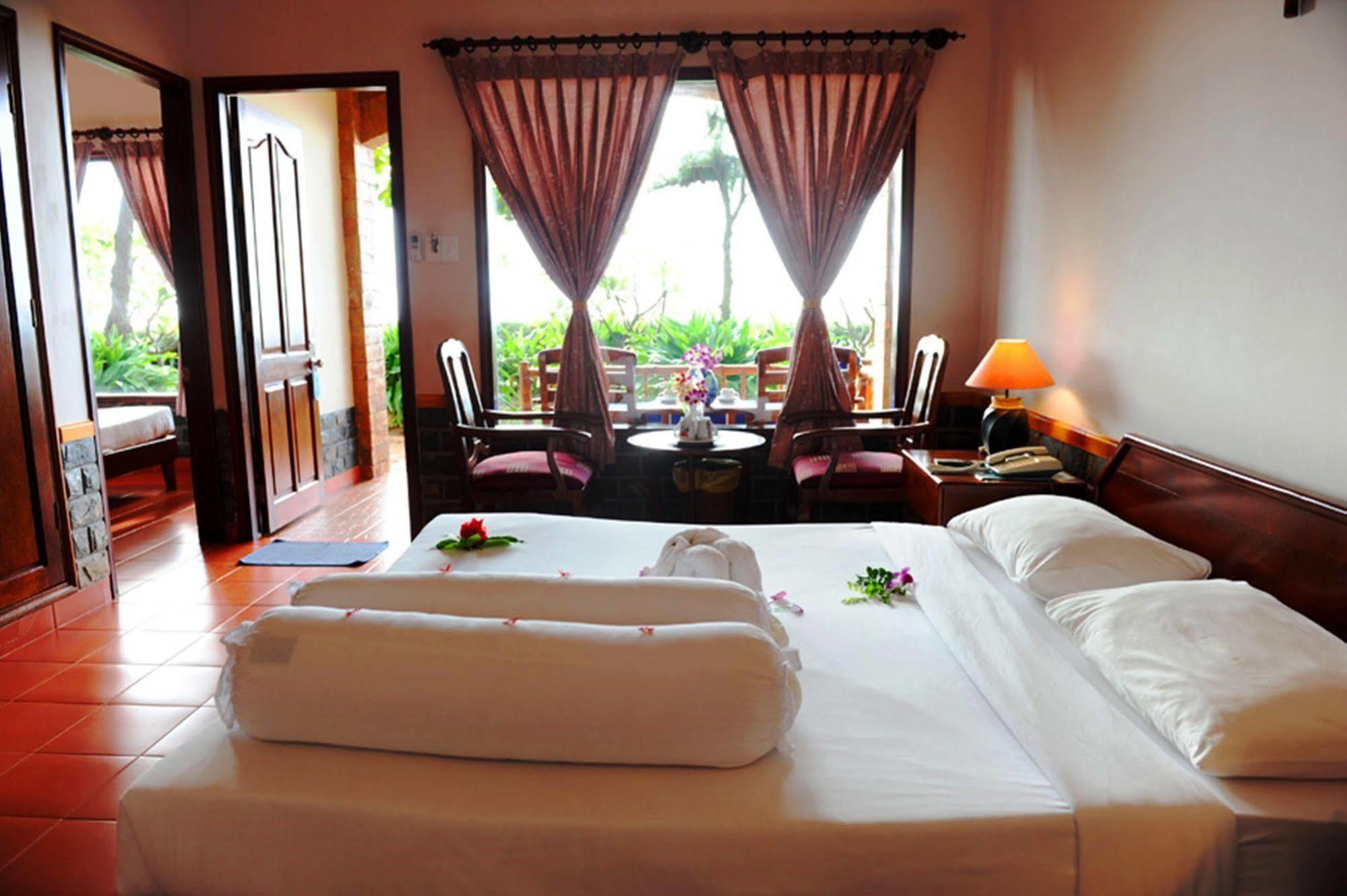 Vinh Suong Seaside Hotel And Resort Phan Thiet Exterior foto